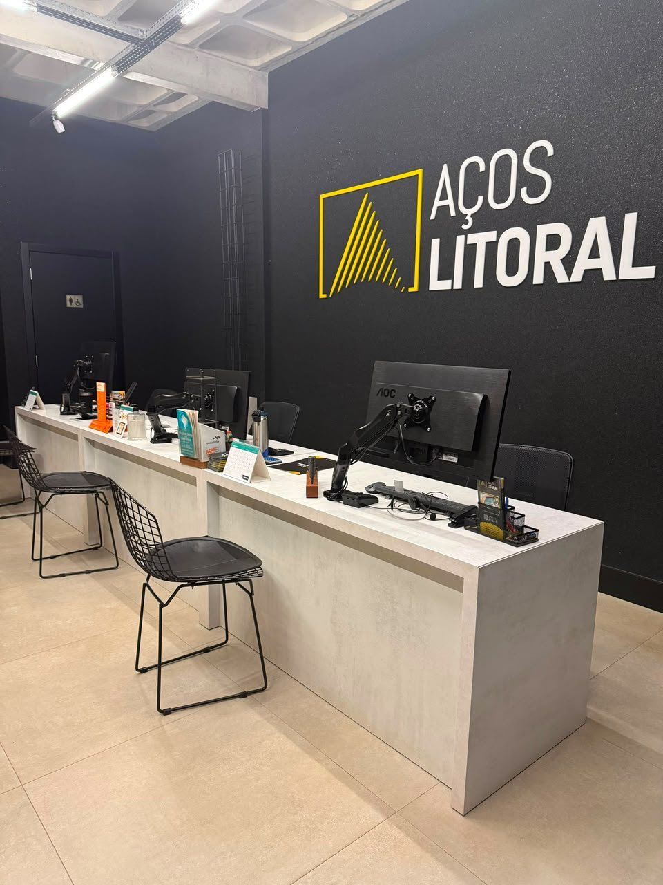 Recepção do escritório da Aços Litoral planejada